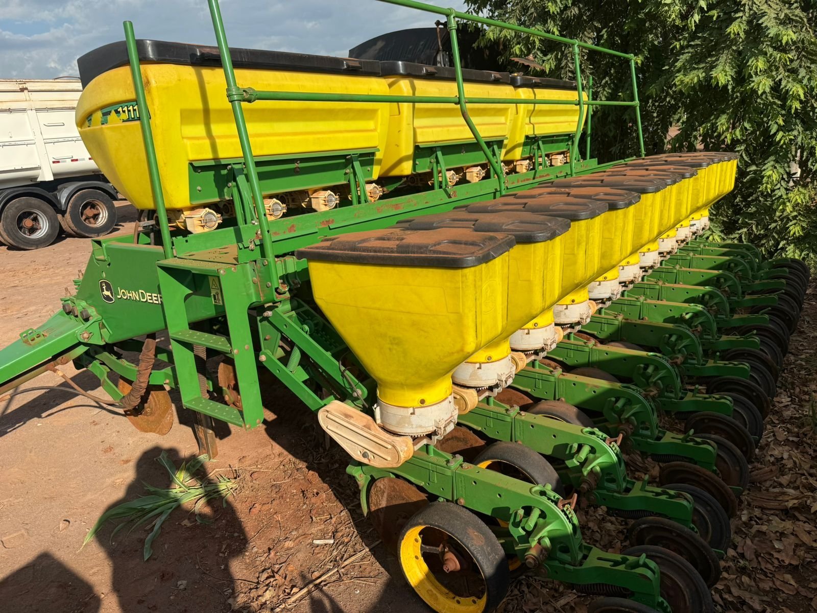PLANTADEIRA JOHN DEERE 11X45 RADIAL ANO 2014